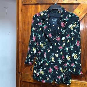 Beautiful woman’s floral blazer with pockets- Size L